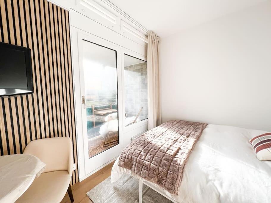 Bright Tiny Studio - Shared Pool & Sauna - Free Parking - Air Condition Muralto 外观 照片