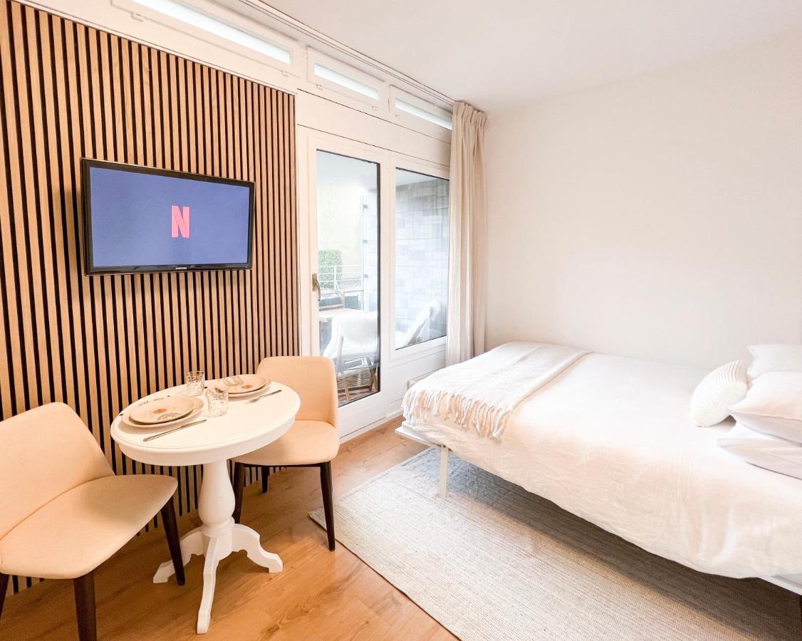 Bright Tiny Studio - Shared Pool & Sauna - Free Parking - Air Condition Muralto 外观 照片