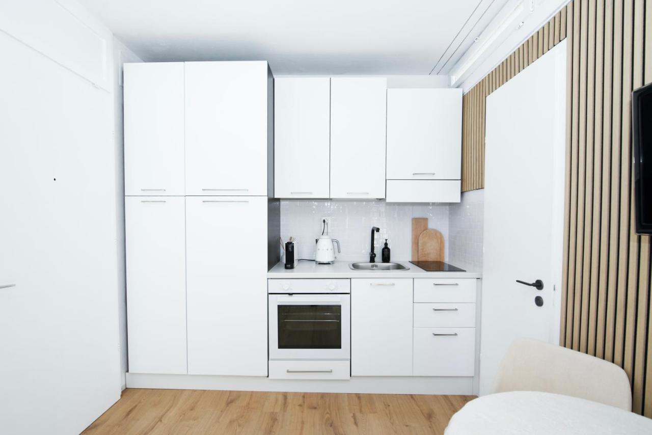 Bright Tiny Studio - Shared Pool & Sauna - Free Parking - Air Condition Muralto 外观 照片